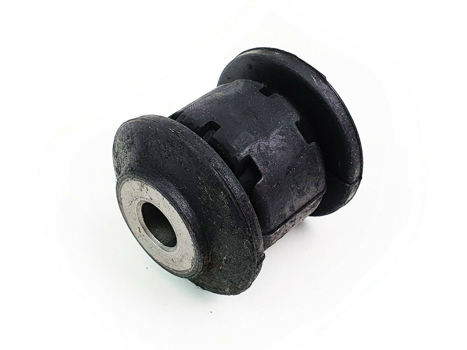 1x-front-axle-front-wishbone-rubber-bush-vw-golf-5-6-passat-more-1k0407182-7524-p.jpg 1X Front Axle Front Wishbone Rubber Bush – Audi Seat Skoda – 1K0407182 - Image 1