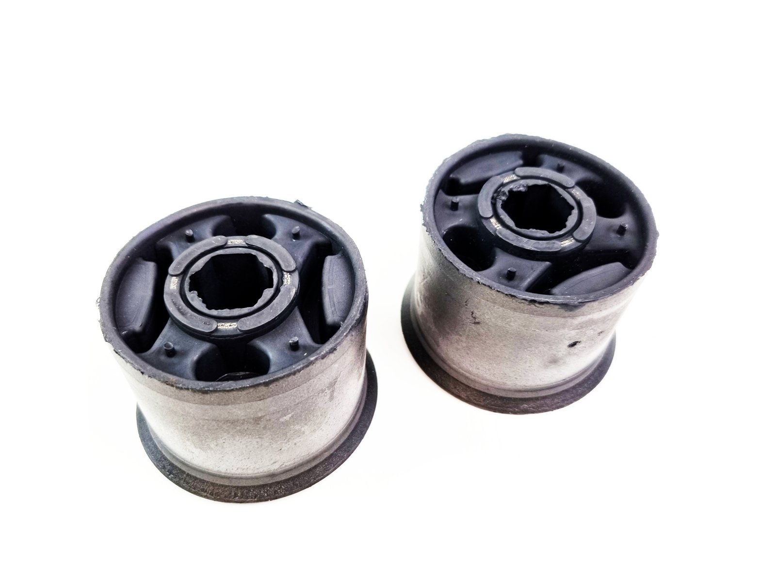 20221112_095345.jpg 2x Front Control Arm Wishbone Bracket Bushes – Audi VW Seat Skoda – 1K0407183E - Image 1