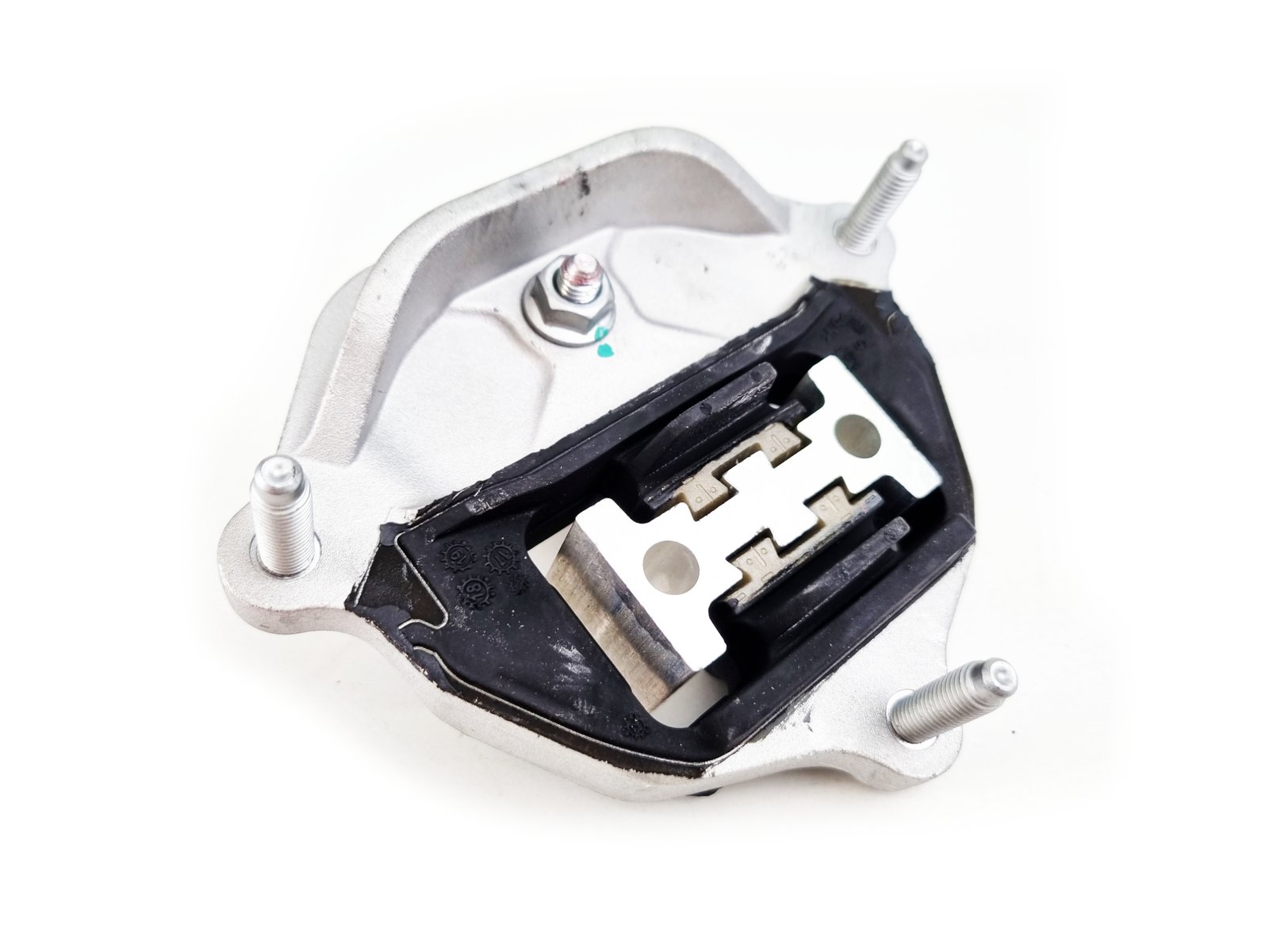 20240510_124556.jpg Engine Transmission Bush Mount – Audi A4 A5 A6 A7 Q5 – 8K0399151DD - Image 1