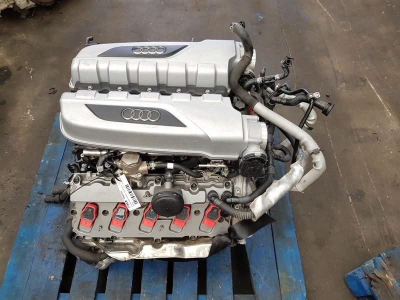 IMG_5983 OEM Audi R8 4S Mk2 Facelift 5.2L V10 FSI Petrol Engine Assembly – Engine Code DMWA - Image 1