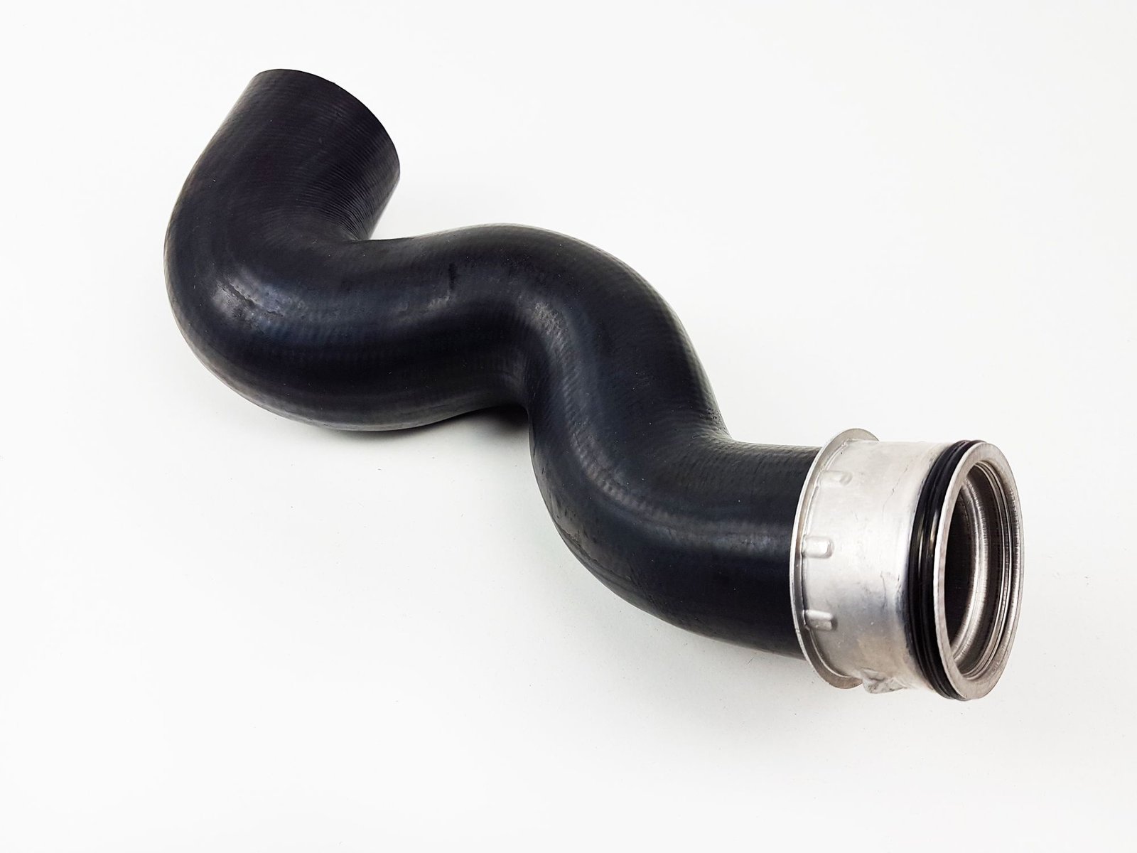 audi-a4-b6-1.9-tdi-130-turbo-intercooler-boost-pressure-hose-right-8e0145834m-6005-p.jpg Audi A4 B6 1.9 TDI 130 Turbo Intercooler Boost Pressure Hose Right 8E0145834M - Image 1