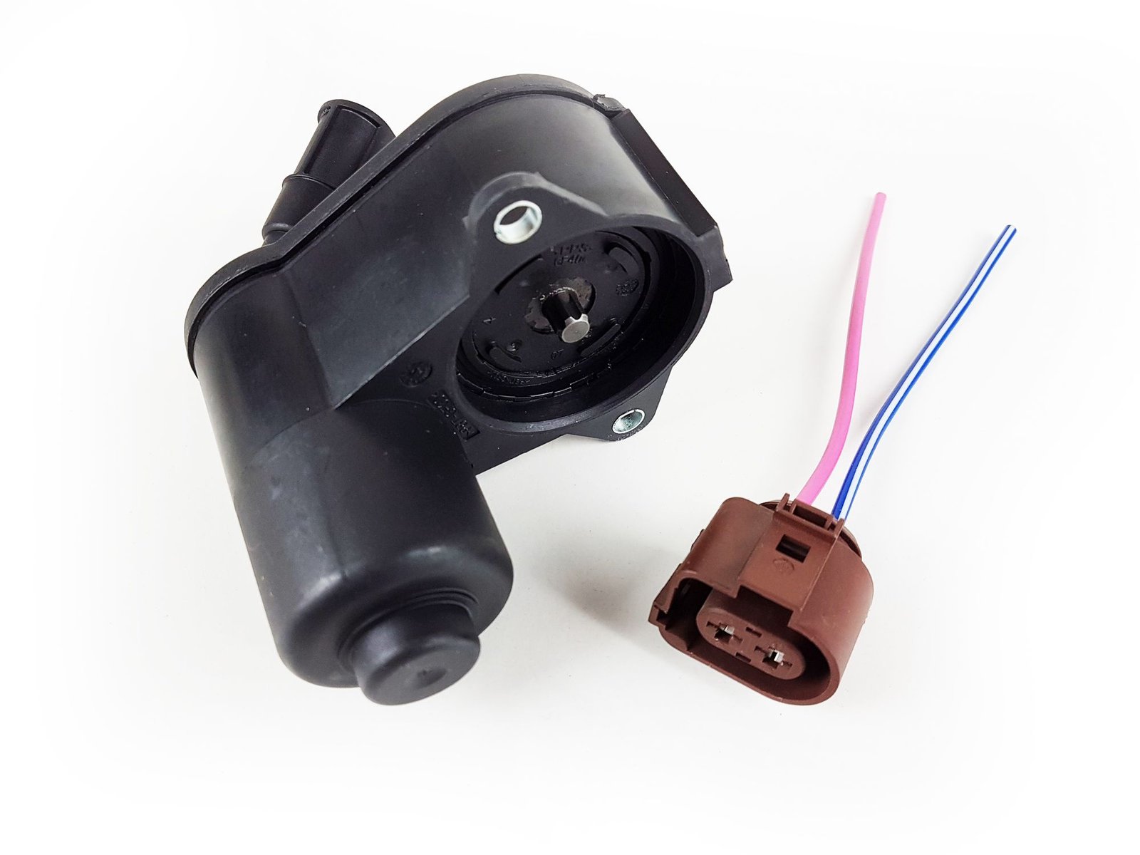 audi-a6-c6-6-tooth-rear-electric-parking-brake-motor-with-connector-plug-wire-6372-p.jpg Audi A6 C6 6 Tooth Rear Electric Parking Brake Motor with Connector Plug Wire - Image 1
