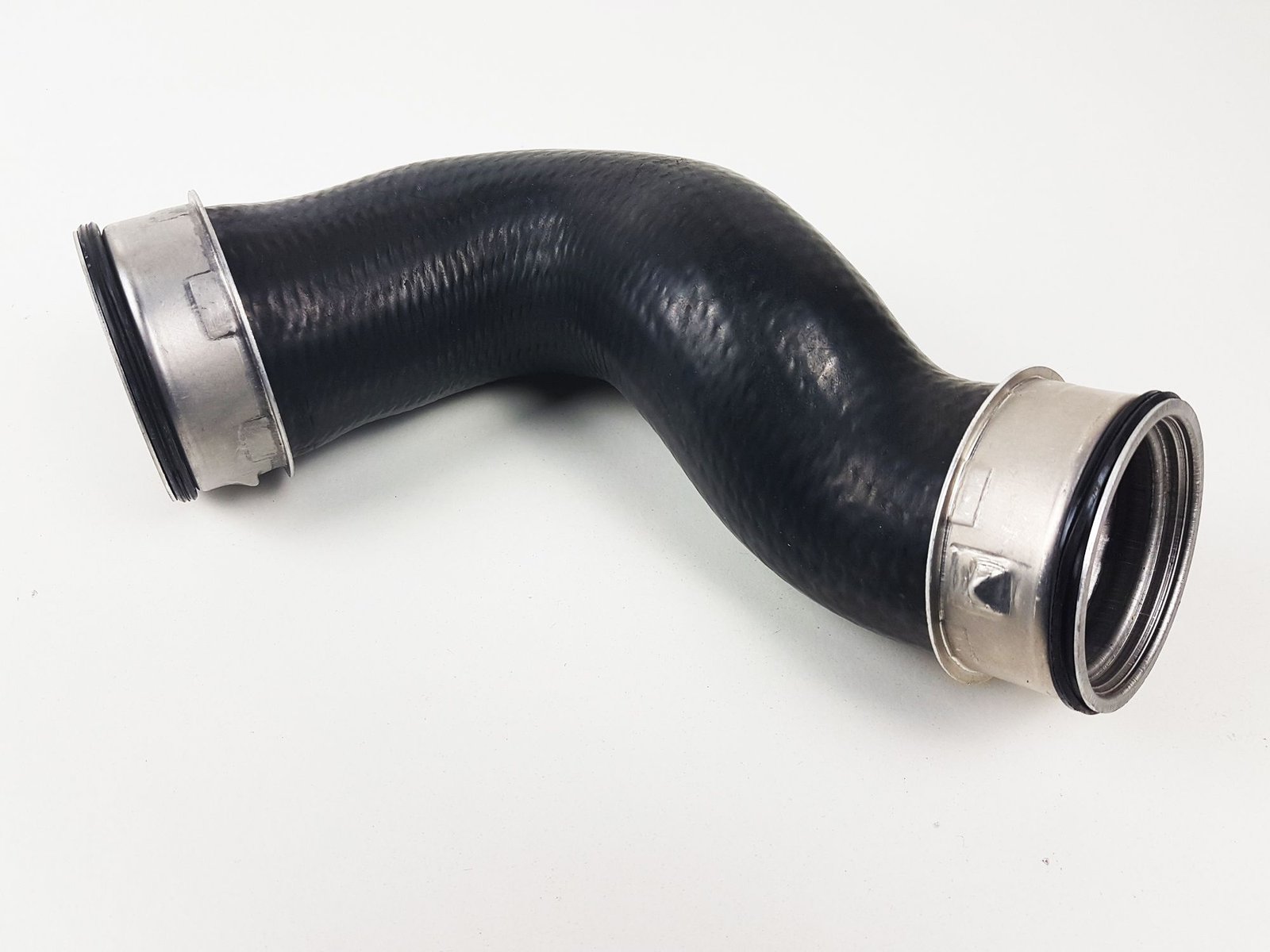 vw-transporter-t5-2.5-tdi-boost-pressure-air-hose-pipe-upper-left-n-s-7h0145980f-5993-p.jpg VW Transporter T5 2.5 TDI Boost Pressure Air Hose Pipe Upper Left N/S 7H0145980F - Image 1